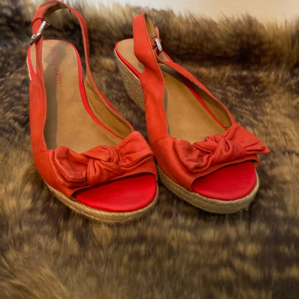 Red wedges